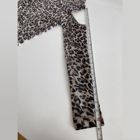 Generation Love Cashmere Cheetah Print Cold Shoulder Sweater M - Picture 5 of 11